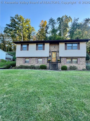 1204 E VILLAGE DR, SOUTH CHARLESTON, WV 25309 - Image da0d5a45bdcf28c99ba4d540c3f5c1c0/2829405446