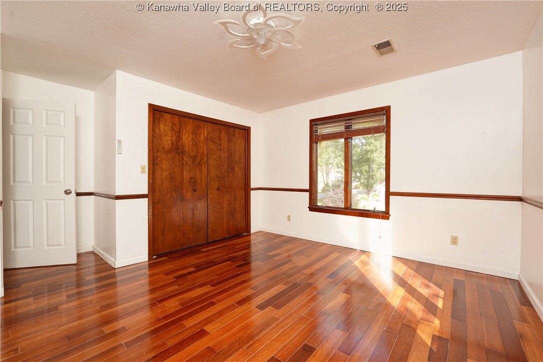 Charleston, West Virginia 25314, United States, 5 Bedrooms Bedrooms, ,4 BathroomsBathrooms,Residential,Active,221502