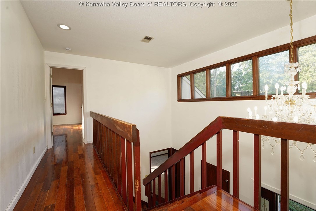 Charleston, West Virginia 25314, United States, 5 Bedrooms Bedrooms, ,4 BathroomsBathrooms,Residential,Active,221502