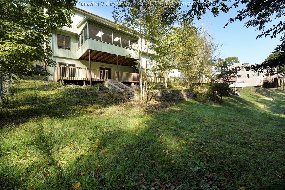 Charleston, West Virginia 25314, United States, 5 Bedrooms Bedrooms, ,4 BathroomsBathrooms,Residential,Active,221502