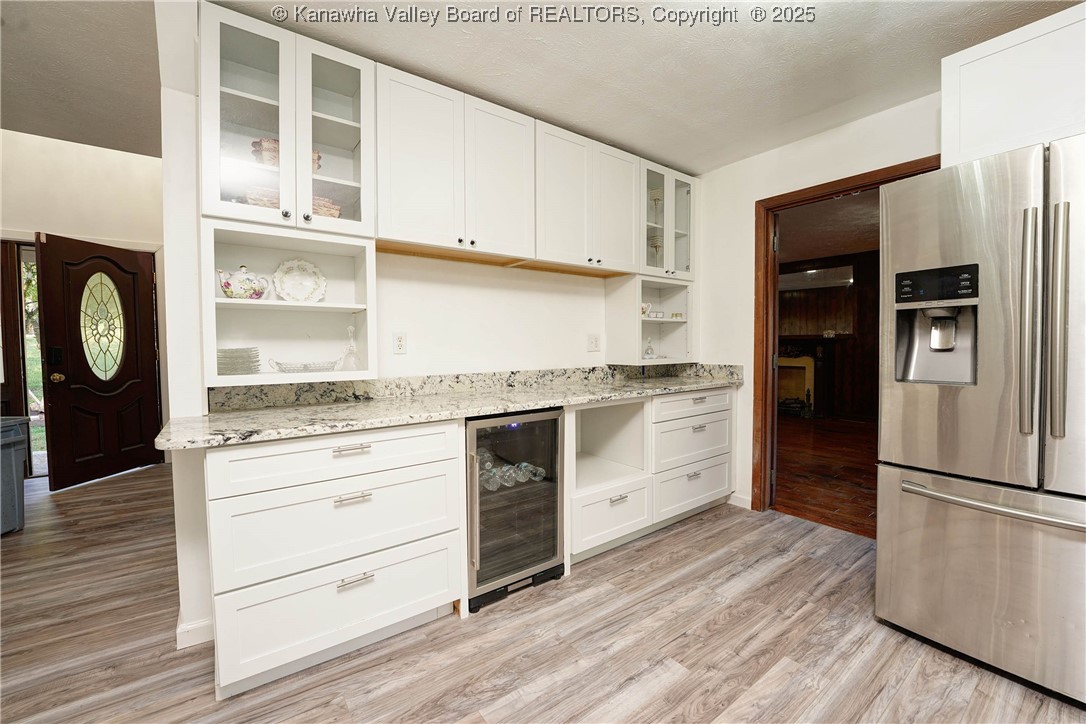 Charleston, West Virginia 25314, United States, 5 Bedrooms Bedrooms, ,4 BathroomsBathrooms,Residential,Active,221502