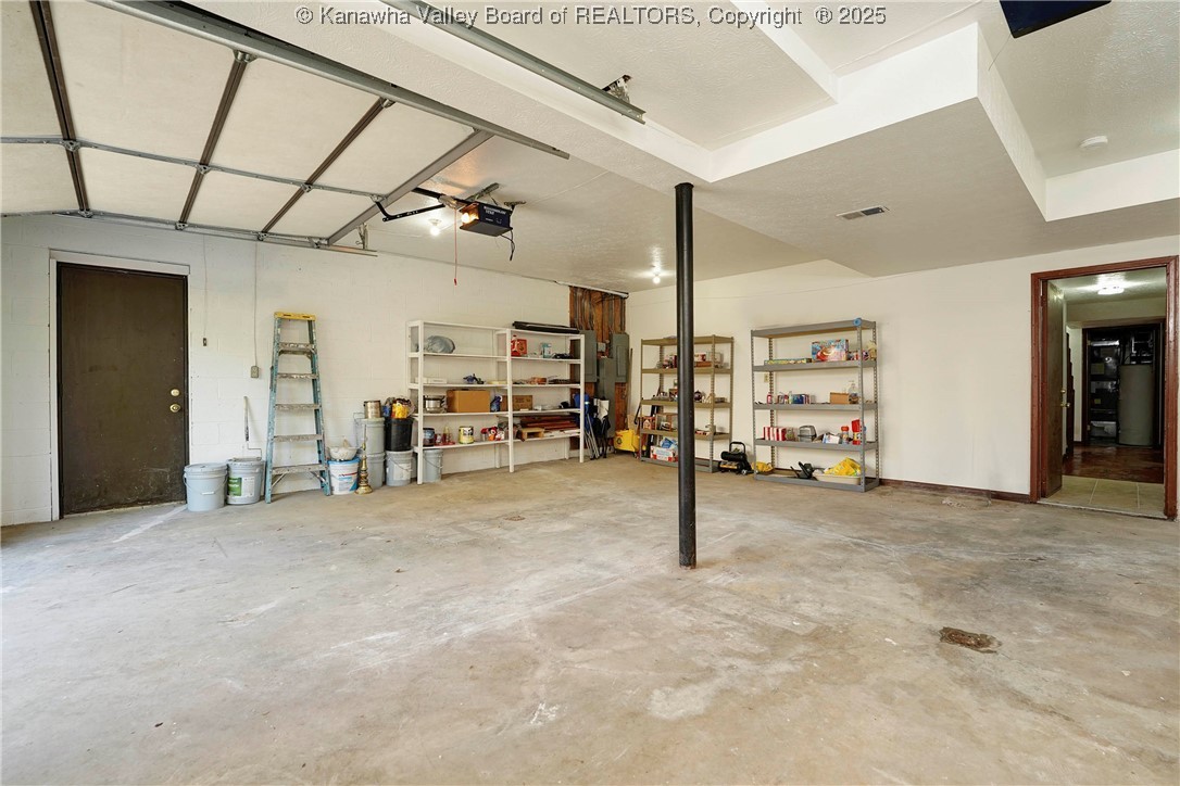 Charleston, West Virginia 25314, United States, 5 Bedrooms Bedrooms, ,4 BathroomsBathrooms,Residential,Active,221502