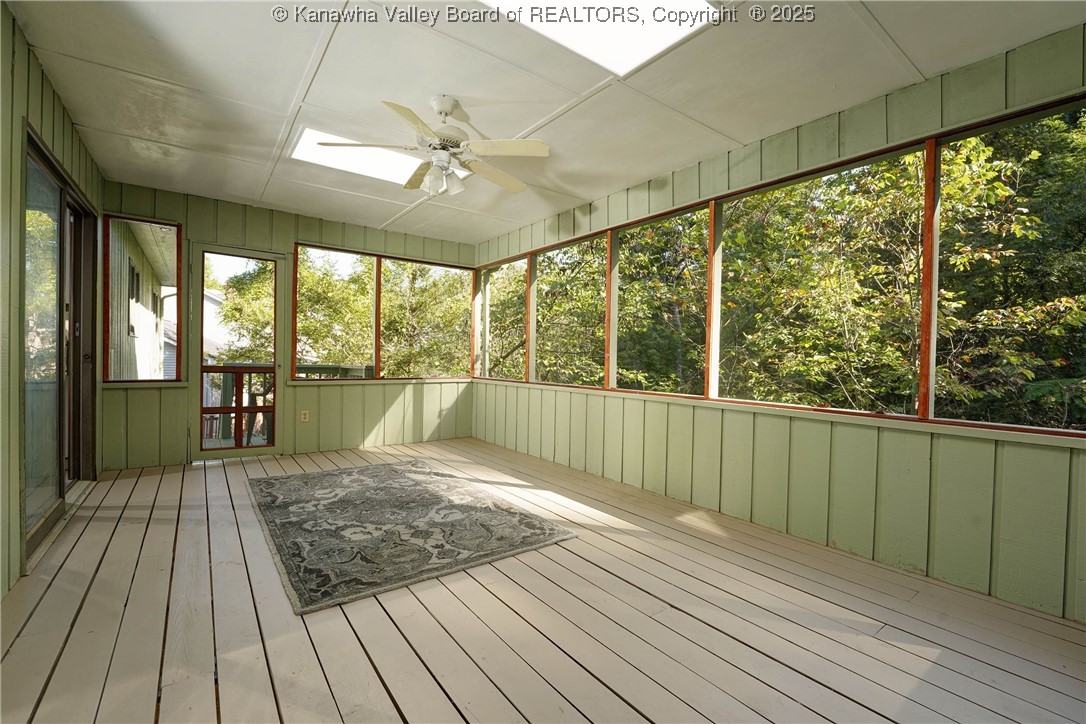 Charleston, West Virginia 25314, United States, 5 Bedrooms Bedrooms, ,4 BathroomsBathrooms,Residential,Active,221502