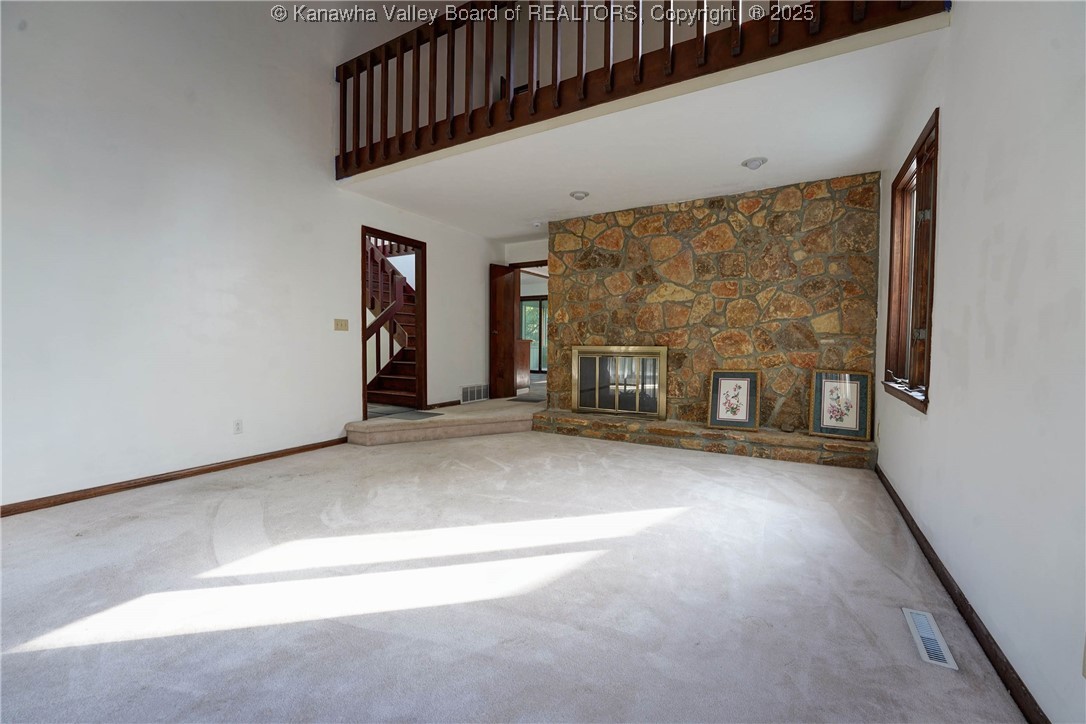 Charleston, West Virginia 25314, United States, 5 Bedrooms Bedrooms, ,4 BathroomsBathrooms,Residential,Active,221502