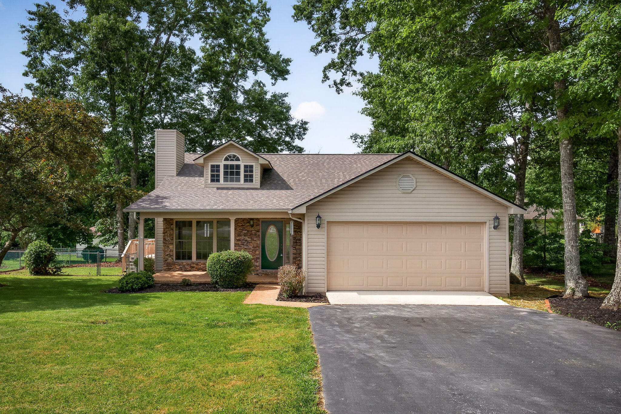 Photo 1 of 30 — 5010 Cheyenne Drive, Crossville, TN 38572