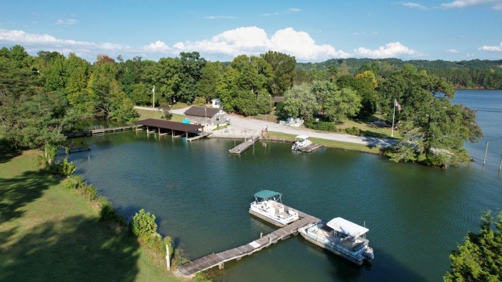 Photo 1 of 33 — 1093 Piney Point Road, Spring City, TN 37381
