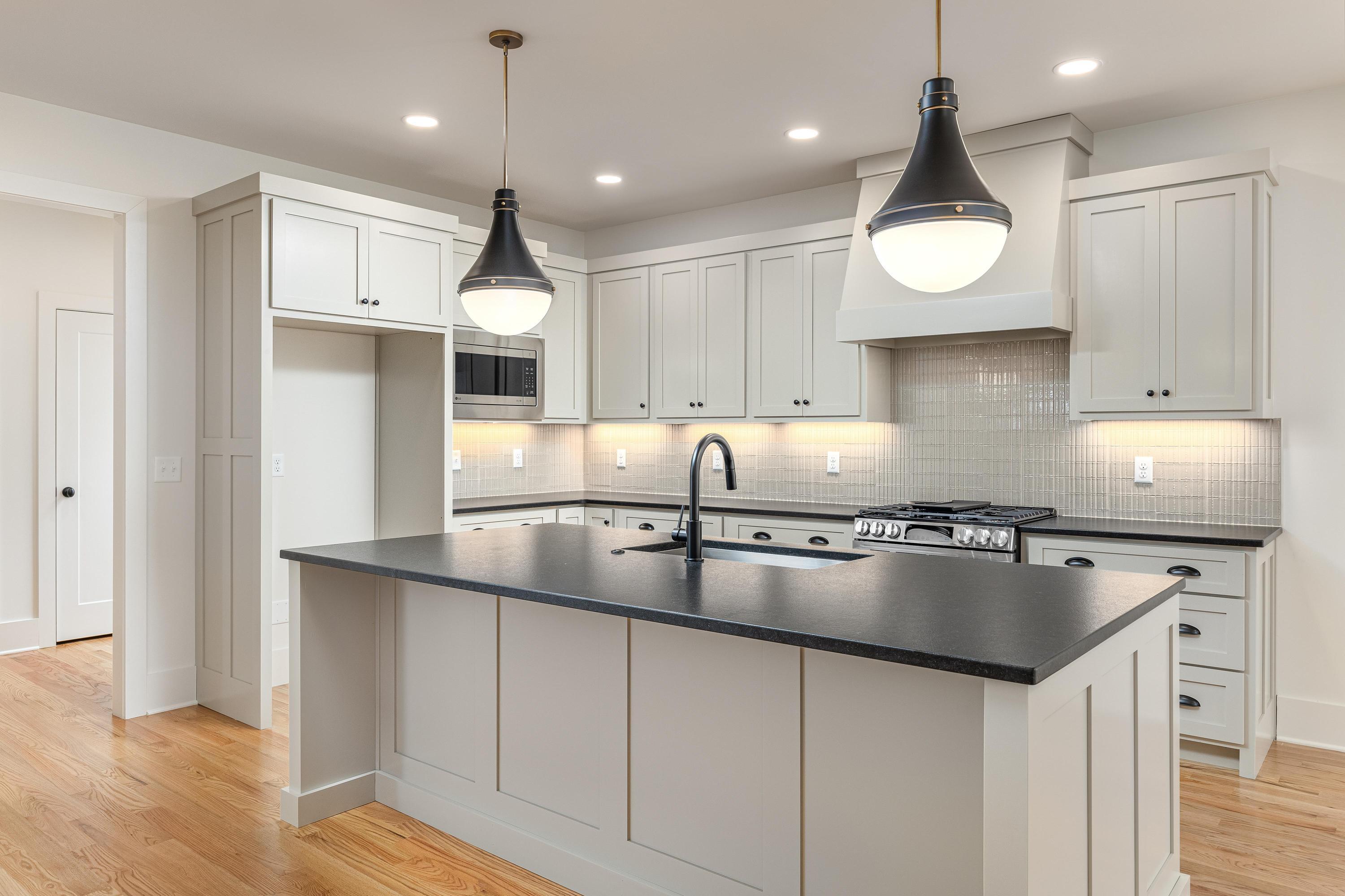 Harrison, Tennessee 37341, United States, 4 Bedrooms Bedrooms, ,4 BathroomsBathrooms,Residential,Active,38214