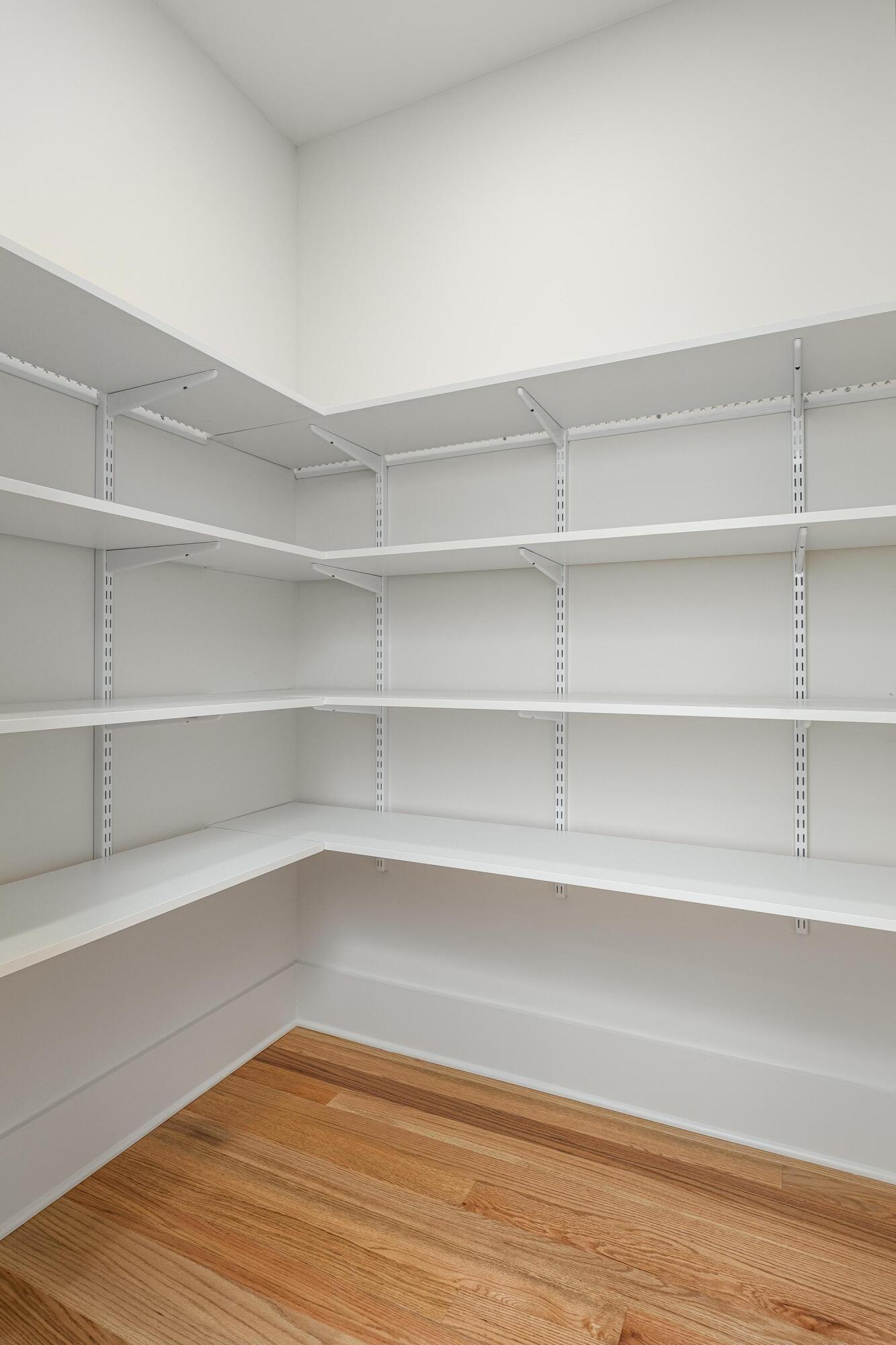 Harrison, Tennessee 37341, United States, 4 Bedrooms Bedrooms, ,4 BathroomsBathrooms,Residential,Active,38214