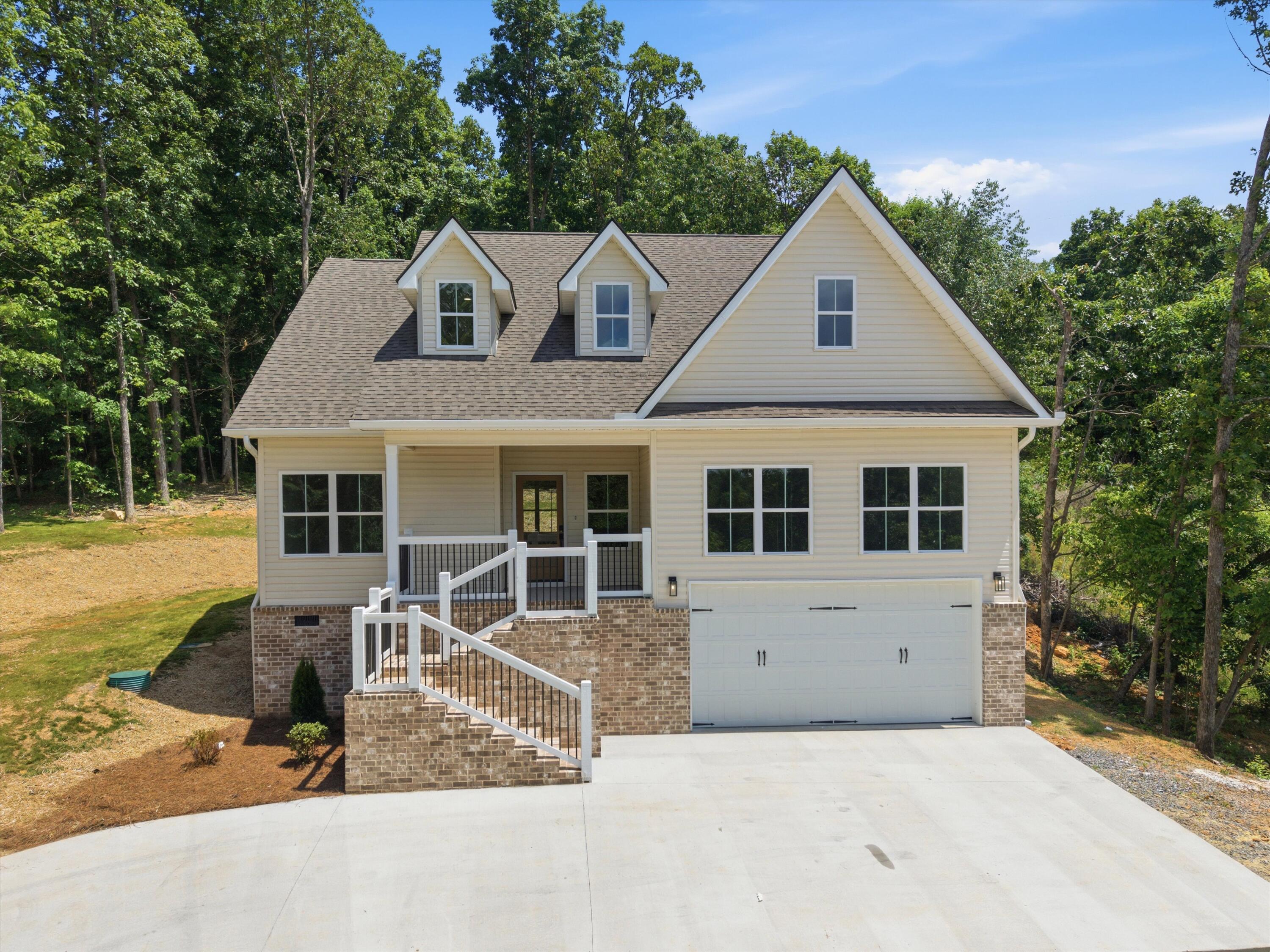01-212HollowRdNE-56