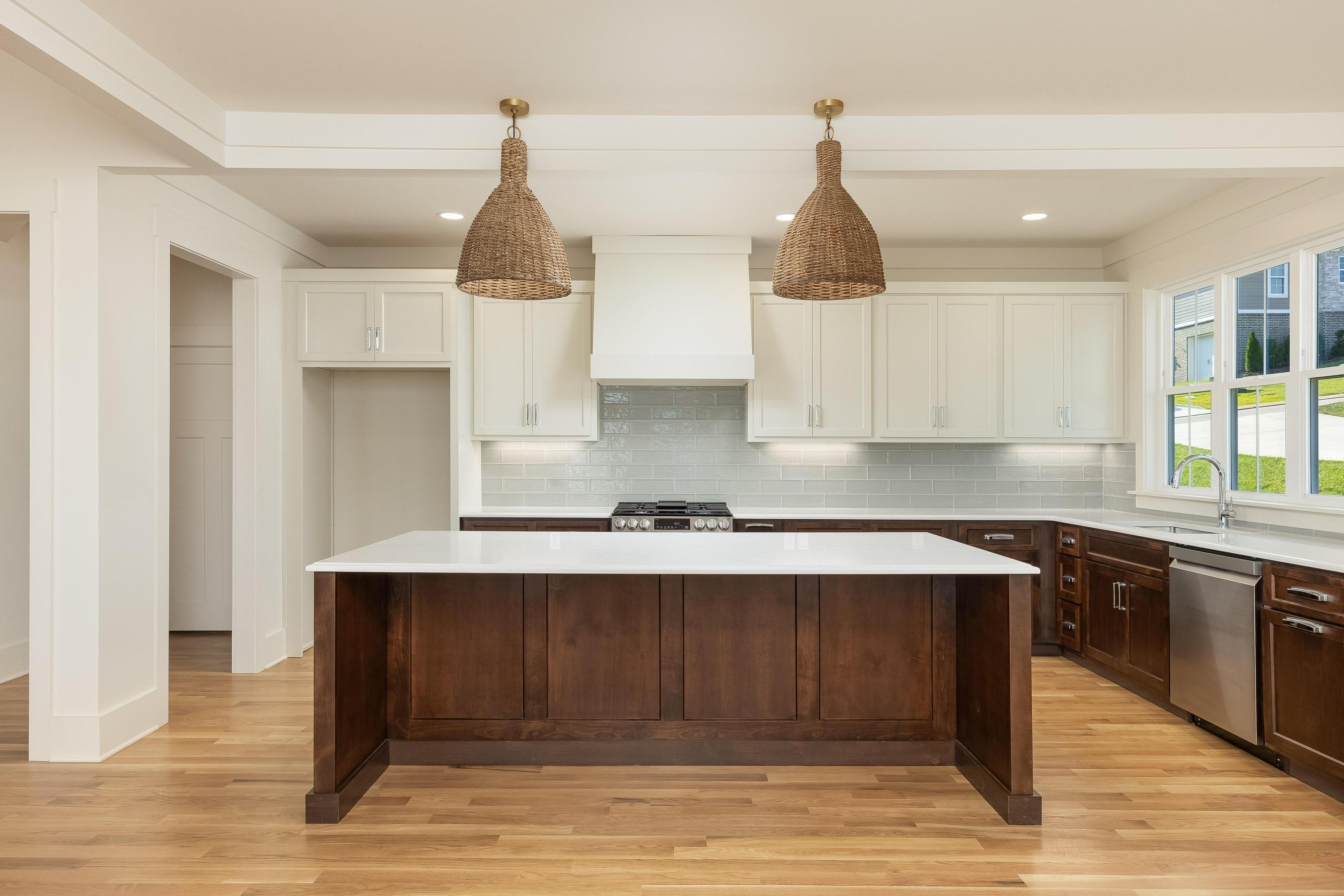 Harrison, Tennessee 37341, United States, 4 Bedrooms Bedrooms, ,3 BathroomsBathrooms,Residential,Pending,32226