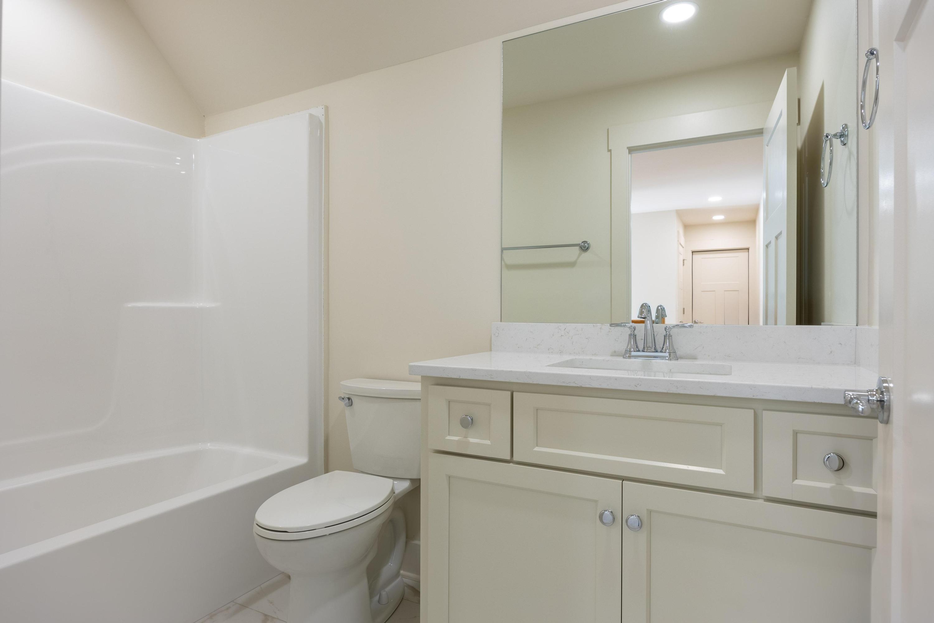 Harrison, Tennessee 37341, United States, 4 Bedrooms Bedrooms, ,3 BathroomsBathrooms,Residential,Pending,32226