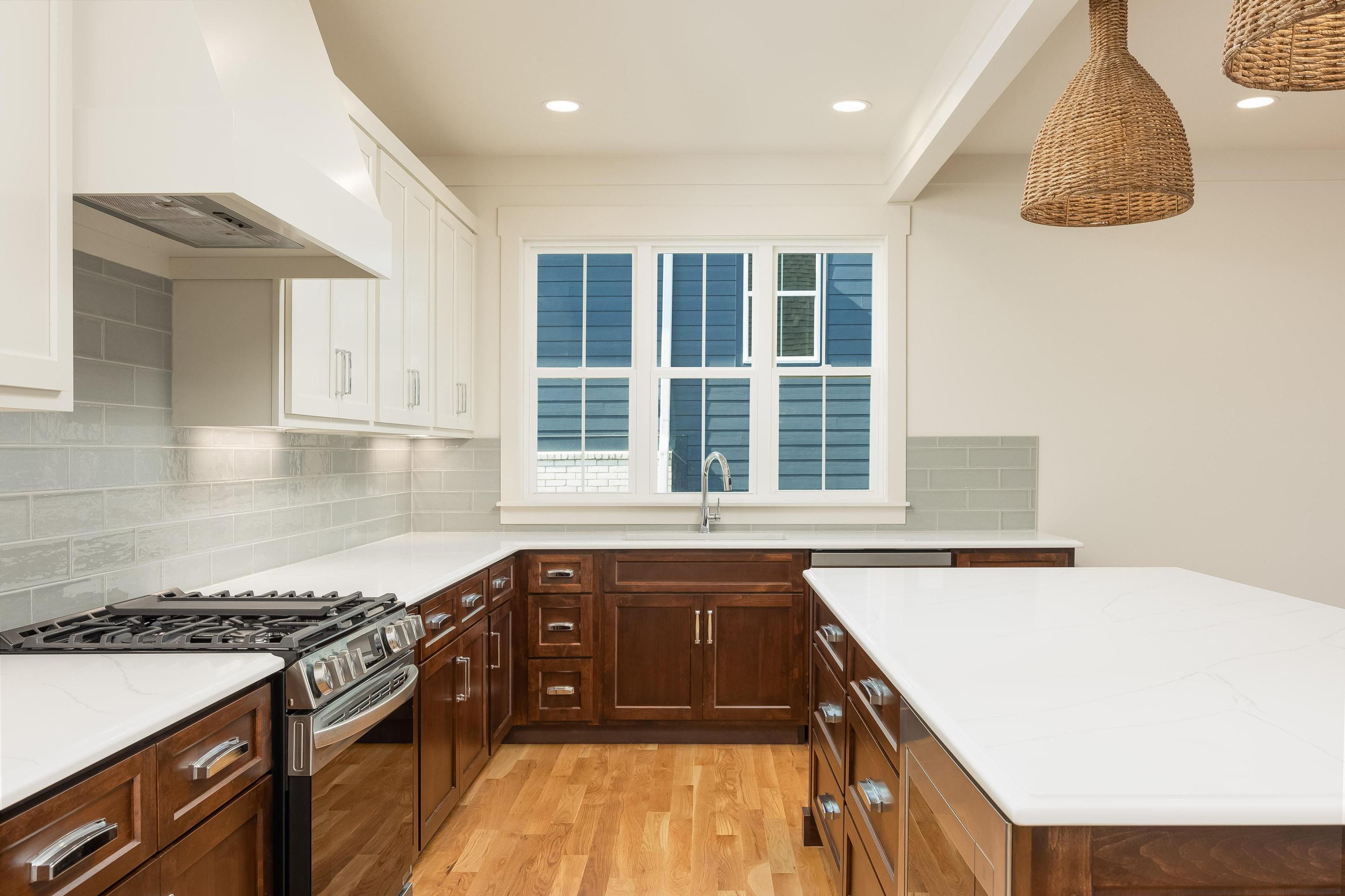 Harrison, Tennessee 37341, United States, 4 Bedrooms Bedrooms, ,3 BathroomsBathrooms,Residential,Pending,32226