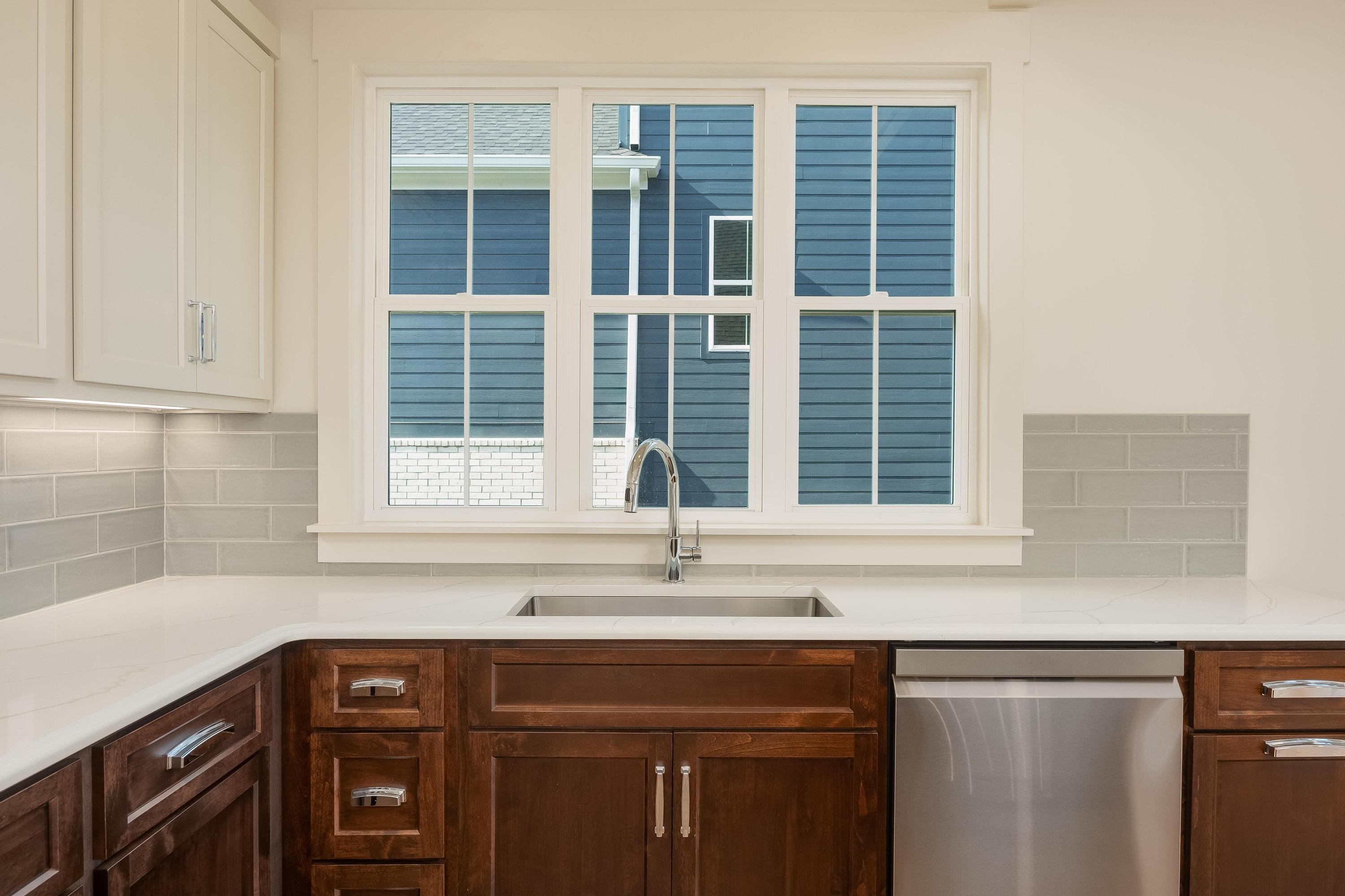 Harrison, Tennessee 37341, United States, 4 Bedrooms Bedrooms, ,3 BathroomsBathrooms,Residential,Pending,32226