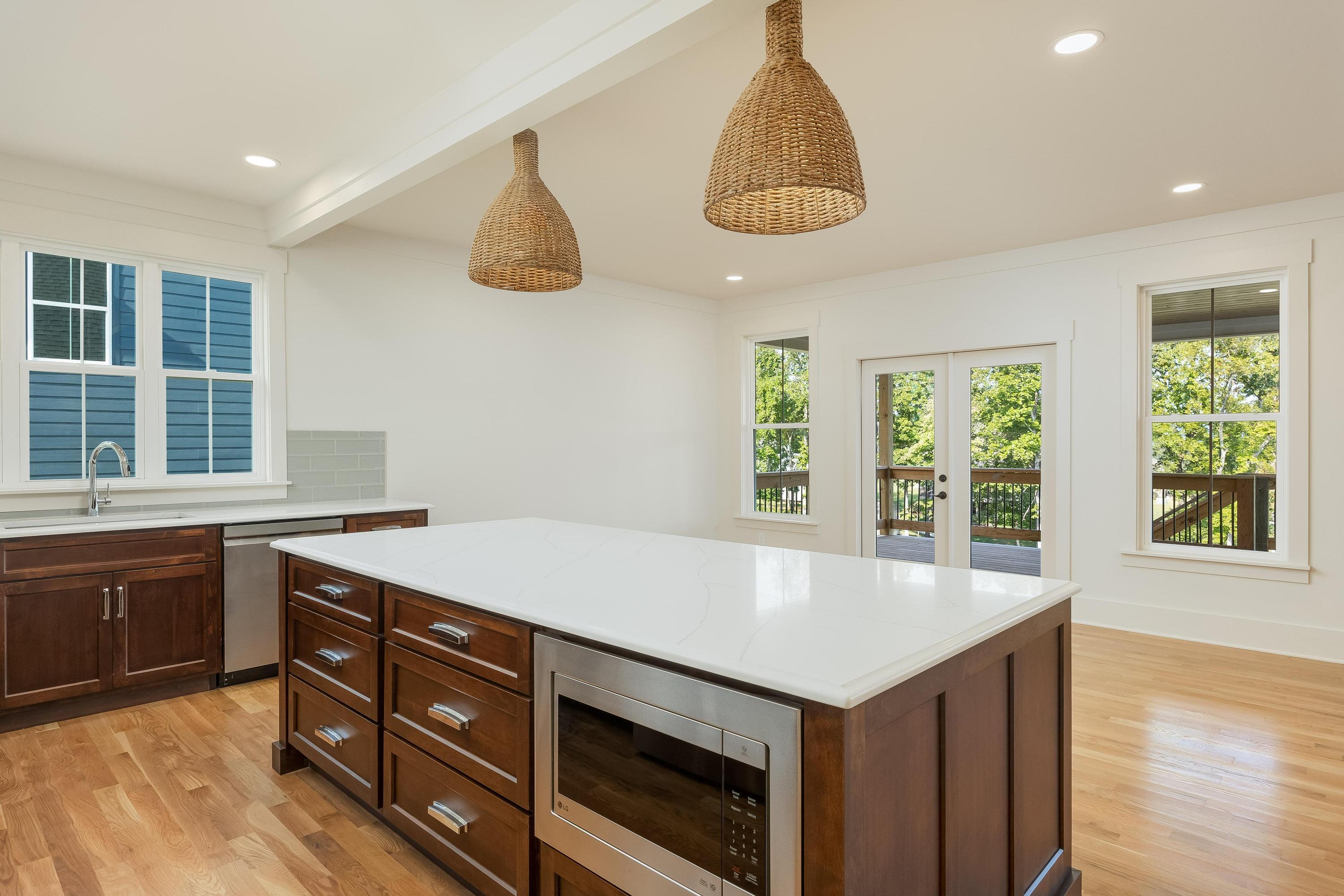 Harrison, Tennessee 37341, United States, 4 Bedrooms Bedrooms, ,3 BathroomsBathrooms,Residential,Pending,32226