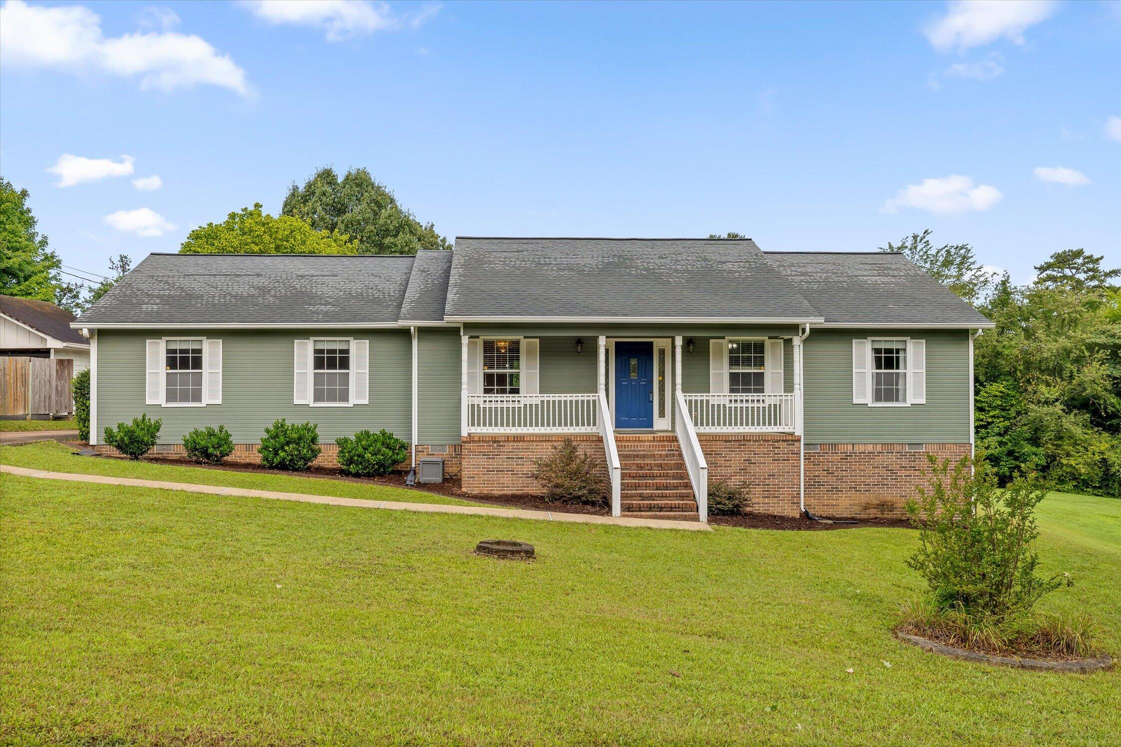 Photo 1 of 36 — 1221 Panorama Drive, Chattanooga, TN 37421