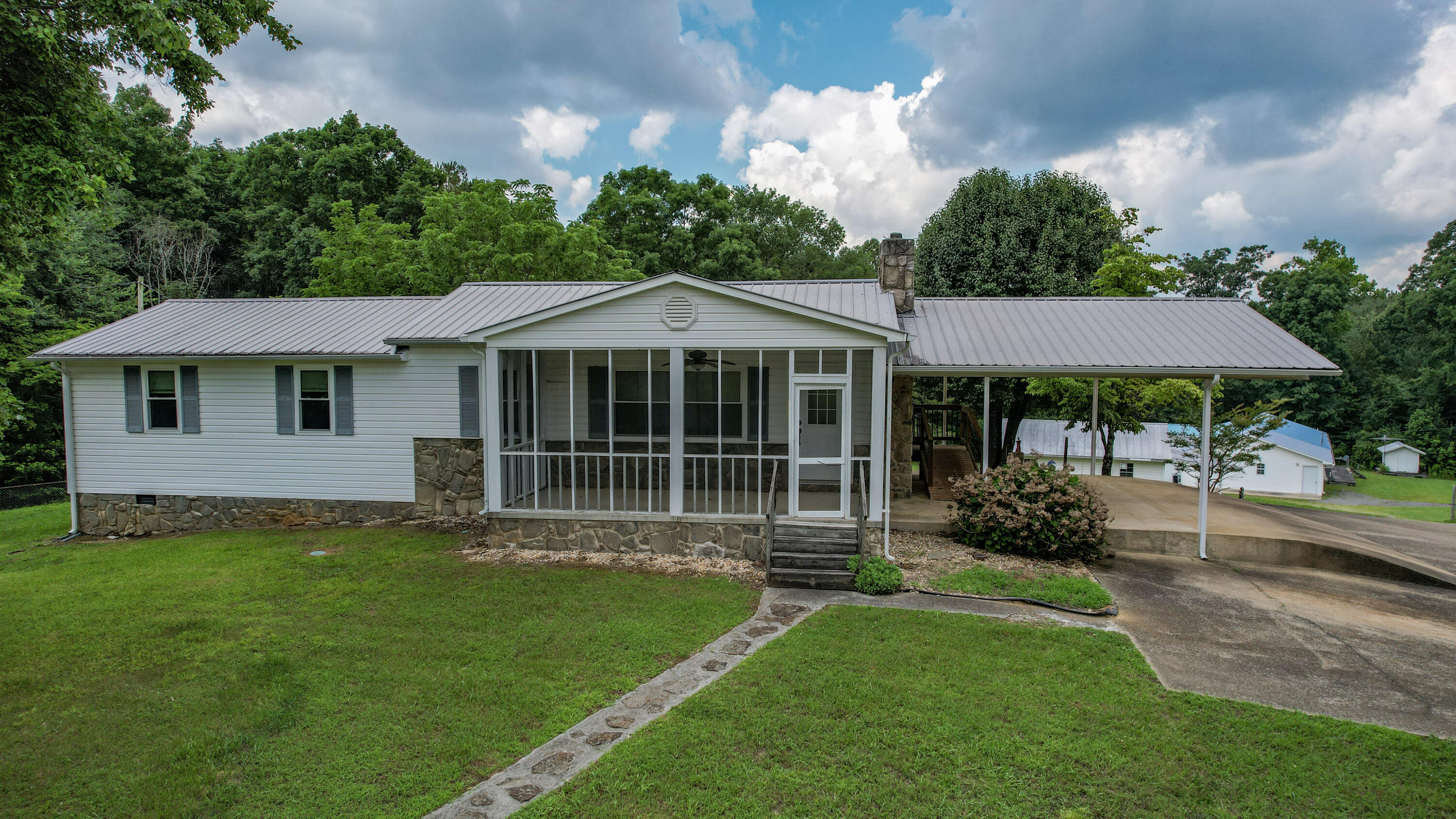 Photo 1 of 97 — 428 Caldwell Road SE, Cleveland, TN 37323
