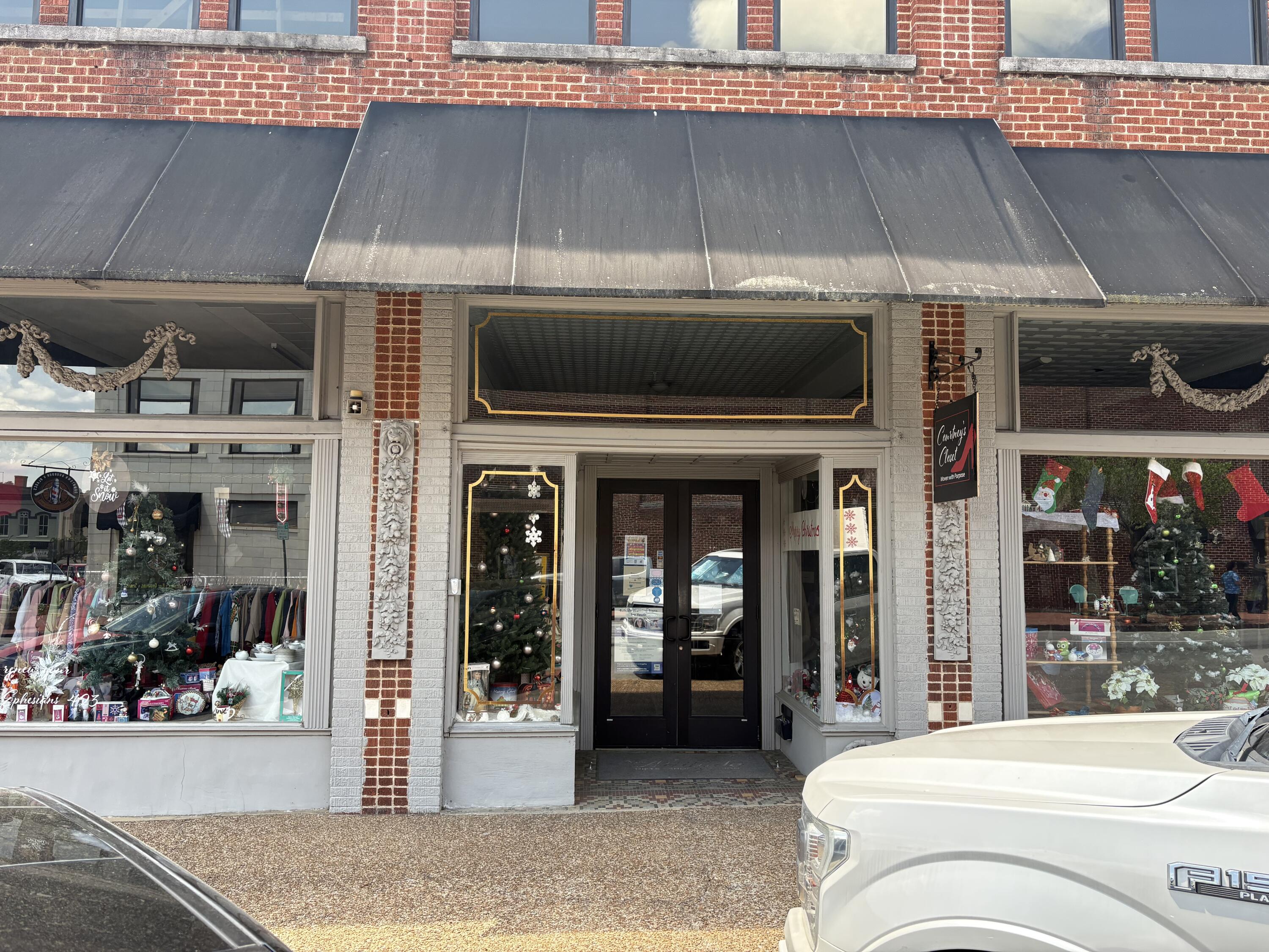 102 WHITE ST