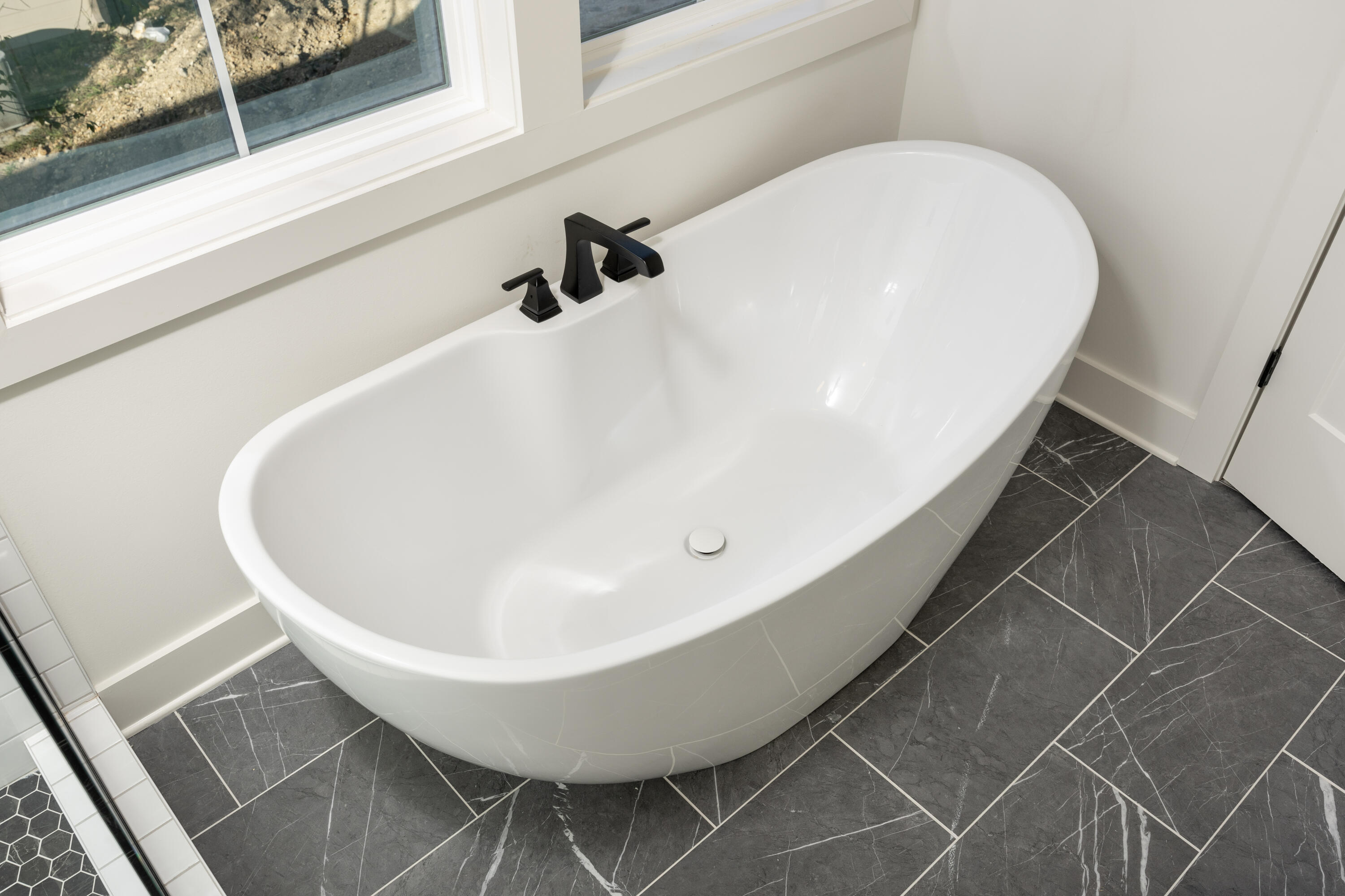 Harrison, Tennessee 37341, United States, 4 Bedrooms Bedrooms, ,3 BathroomsBathrooms,Residential,Active,37286