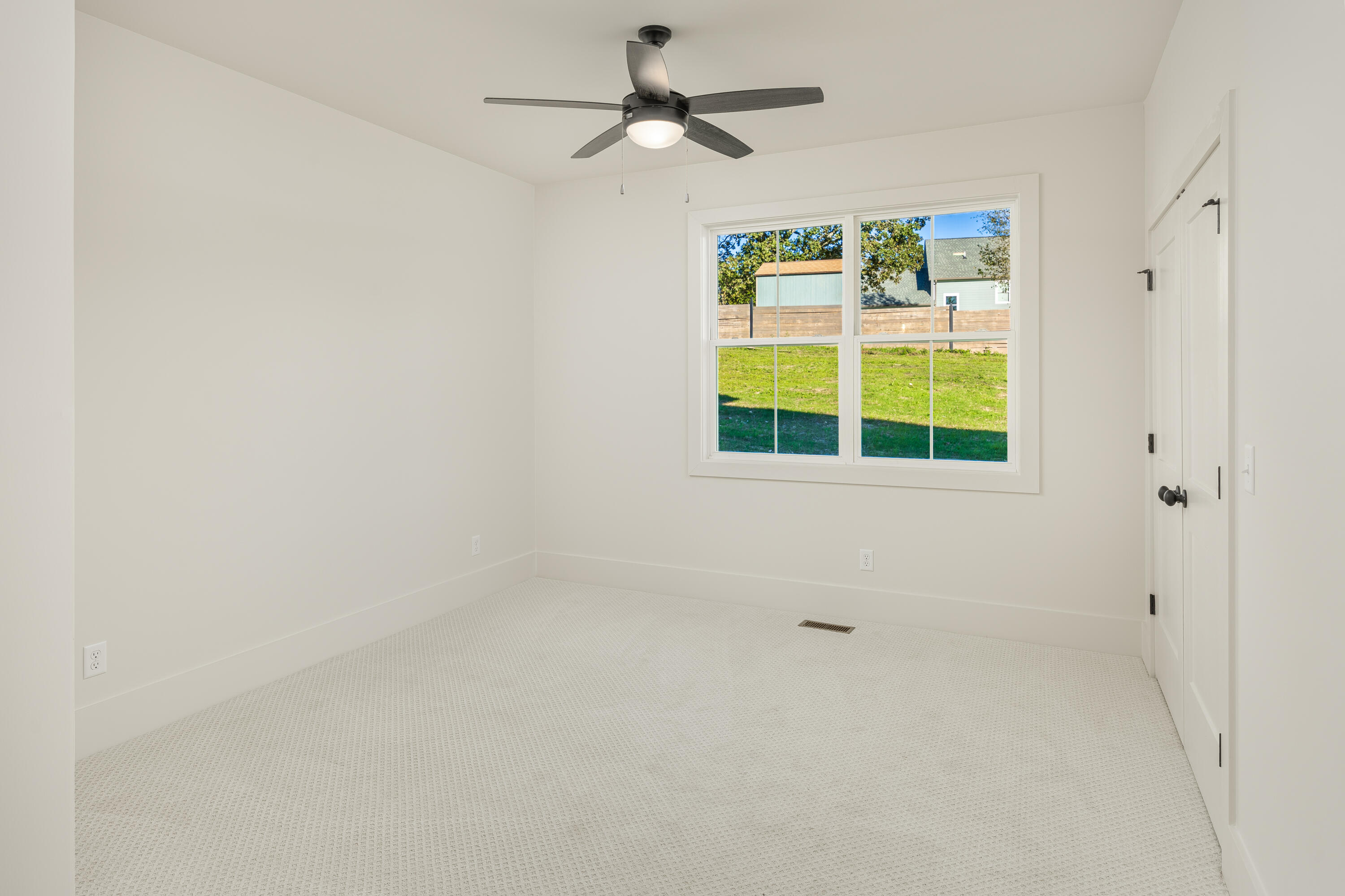 Harrison, Tennessee 37341, United States, 4 Bedrooms Bedrooms, ,3 BathroomsBathrooms,Residential,Active,37286