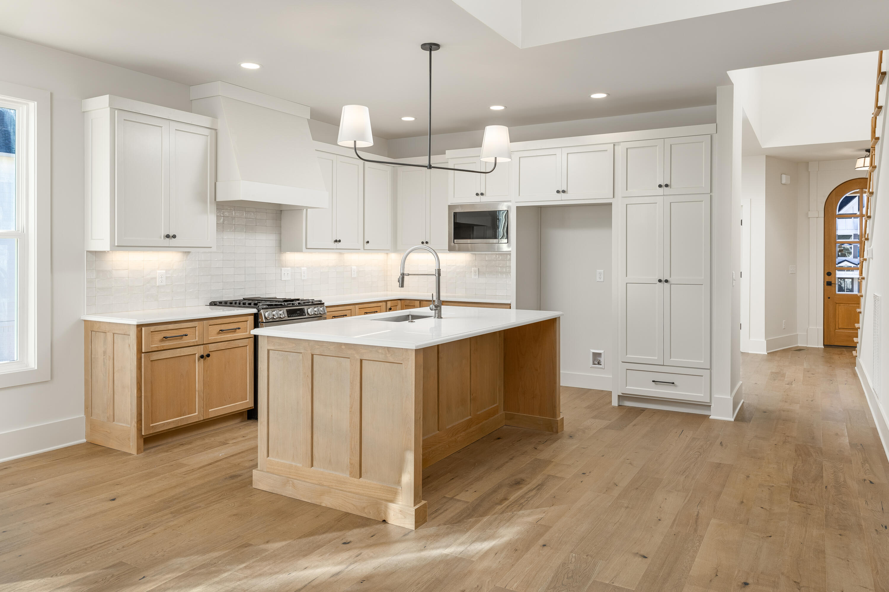 Harrison, Tennessee 37341, United States, 4 Bedrooms Bedrooms, ,3 BathroomsBathrooms,Residential,Active,37286