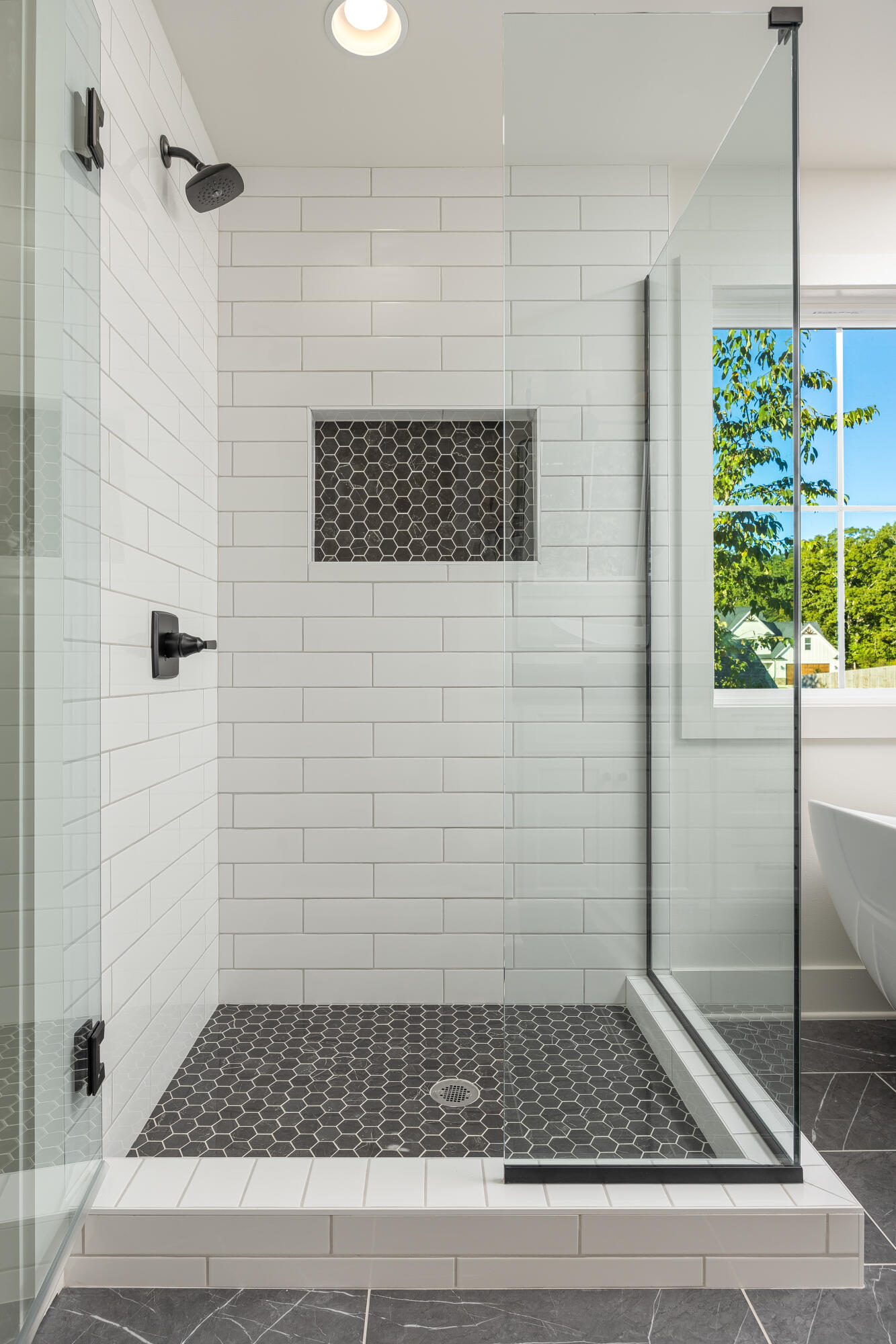 Harrison, Tennessee 37341, United States, 4 Bedrooms Bedrooms, ,3 BathroomsBathrooms,Residential,Active,37286