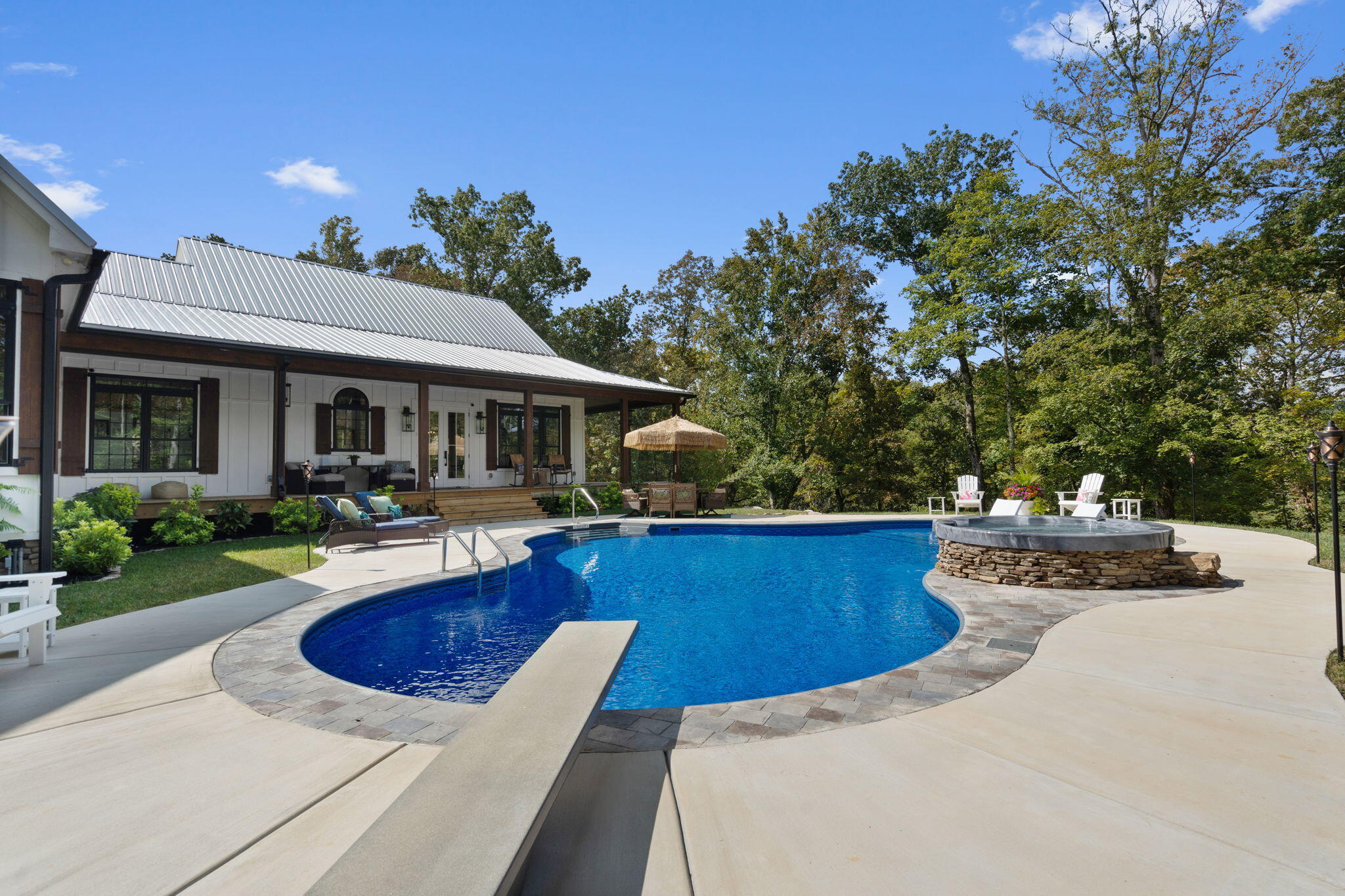 Calhoun, Tennessee, 37309, United States, 4 Bedrooms Bedrooms, ,3 BathroomsBathrooms,Residential,Active,2034257