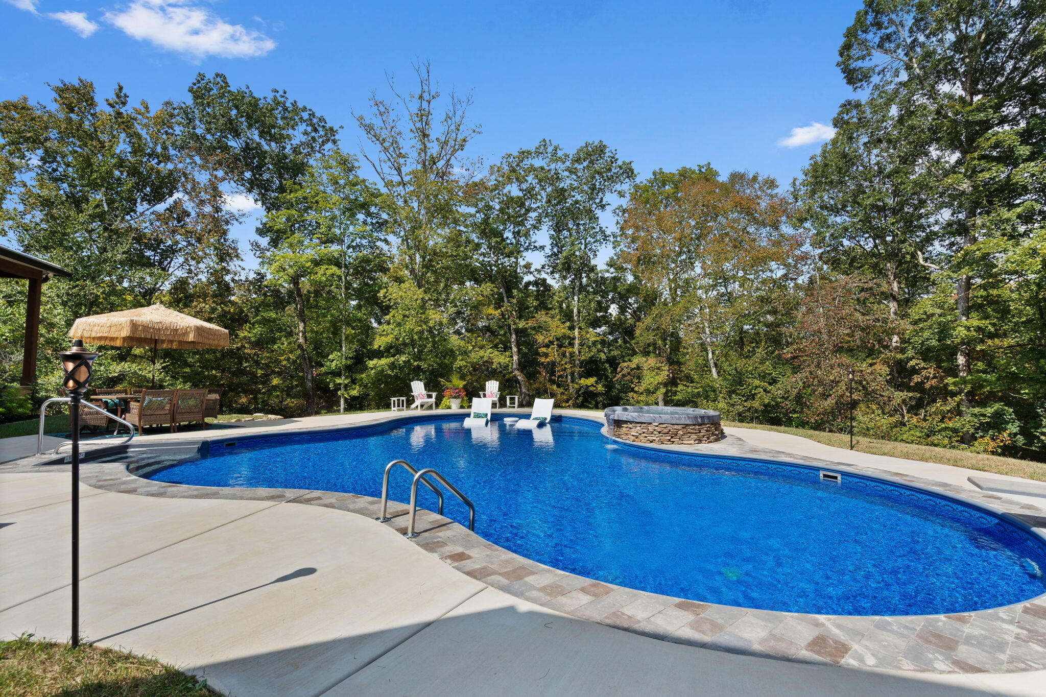 Calhoun, Tennessee, 37309, United States, 4 Bedrooms Bedrooms, ,3 BathroomsBathrooms,Residential,Active,2034257