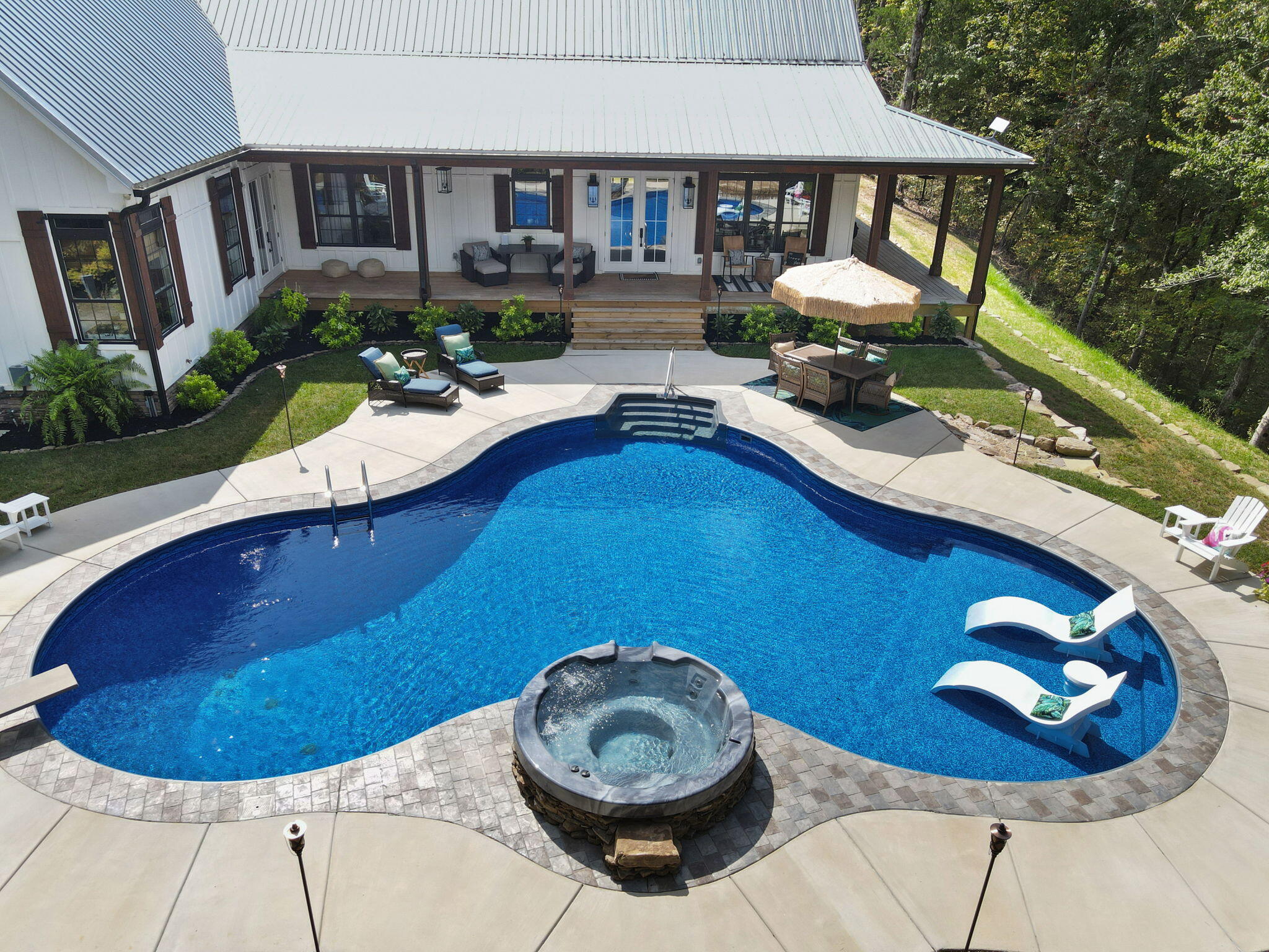 Calhoun, Tennessee, 37309, United States, 4 Bedrooms Bedrooms, ,3 BathroomsBathrooms,Residential,Active,2034257