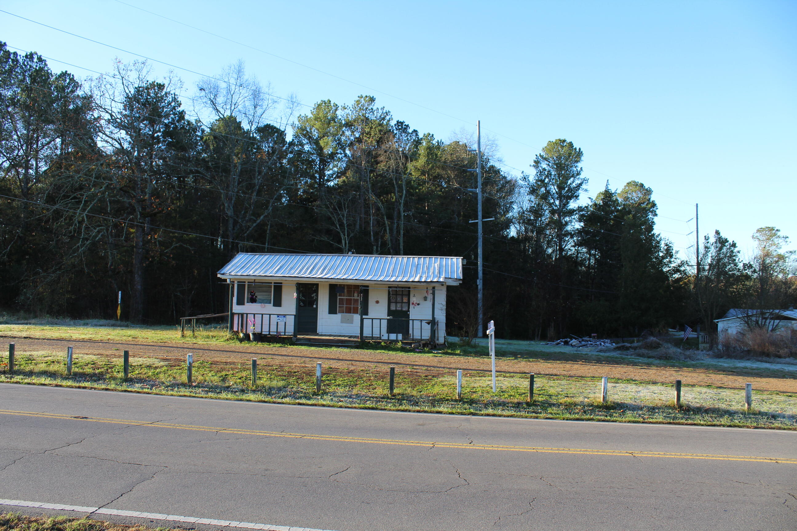 Photo 1 of 1 — 2537 Harrison Pike, Cleveland, TN 37311
