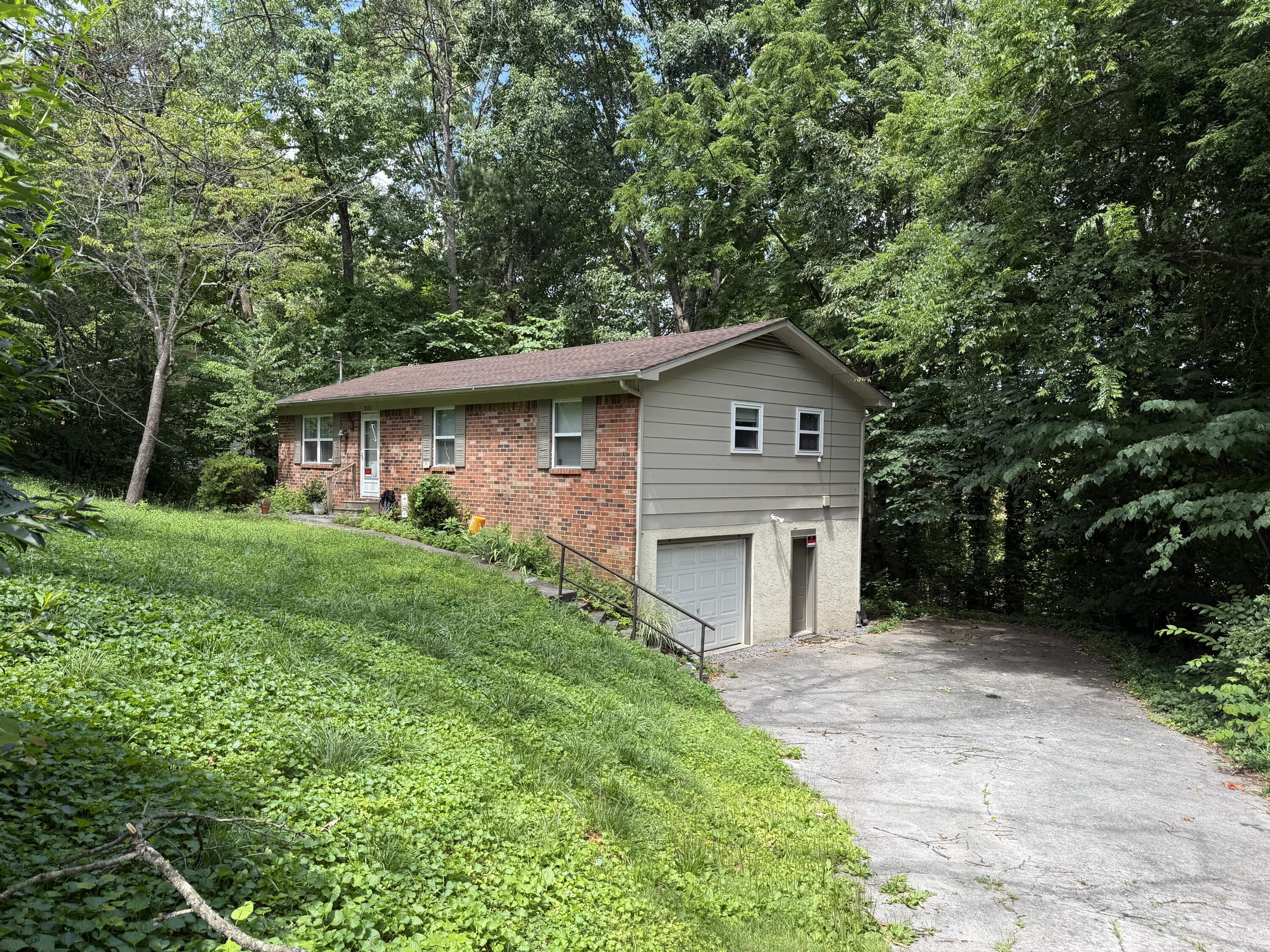 Photo 1 of 15 — 4030 Lynncrest Drive NE, Cleveland, TN 37323