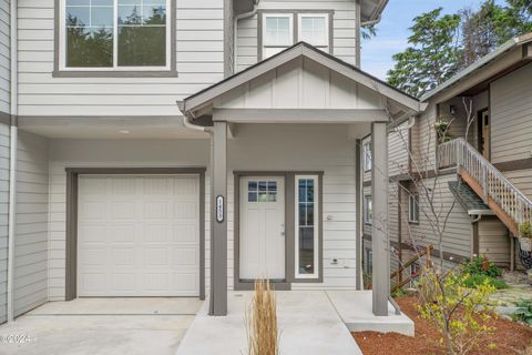 Single Family Residence in Lincoln City OR 1453 Marine Avenue.jpg