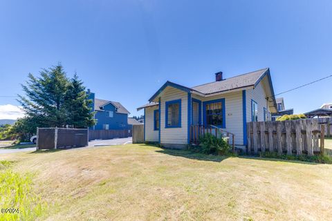 Single Family Residence in Lincoln City OR 854 50th Street.jpg