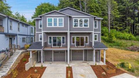 Single Family Residence in Lincoln City OR 1502 Marine Avenue.jpg