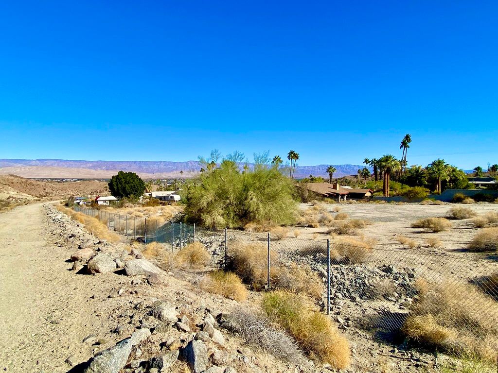 listing image 10992922167667975358