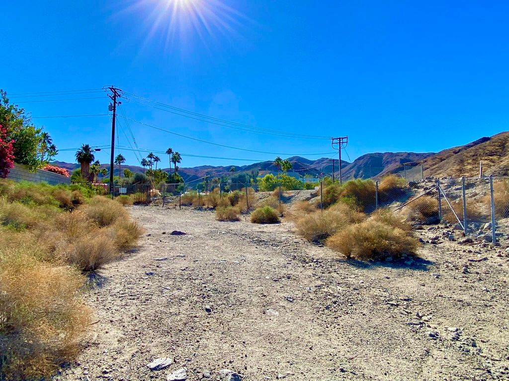 listing image 10999608206239693373