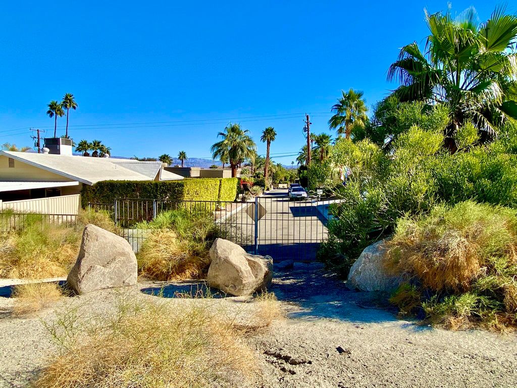 listing image 10990982464403913538