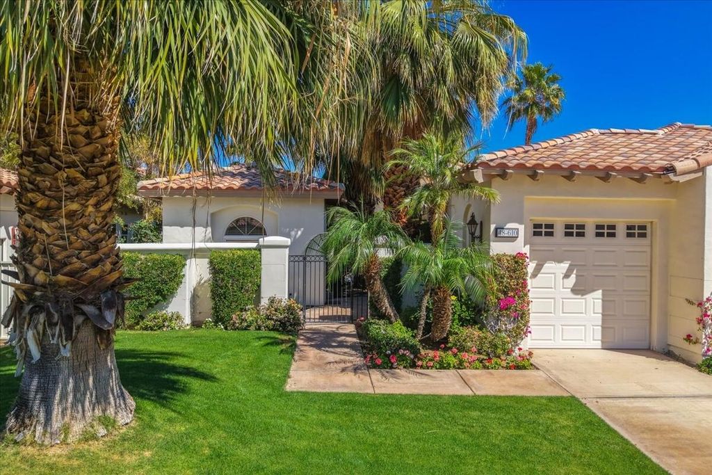 Photo of 48610 Vista Estrella, La Quinta, CA 92253 (MLS # 219146072)