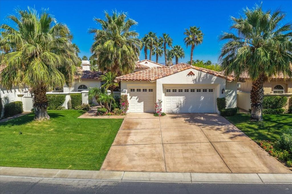 Photo of 48610 Vista Estrella, La Quinta, CA 92253 (MLS # 219146072)