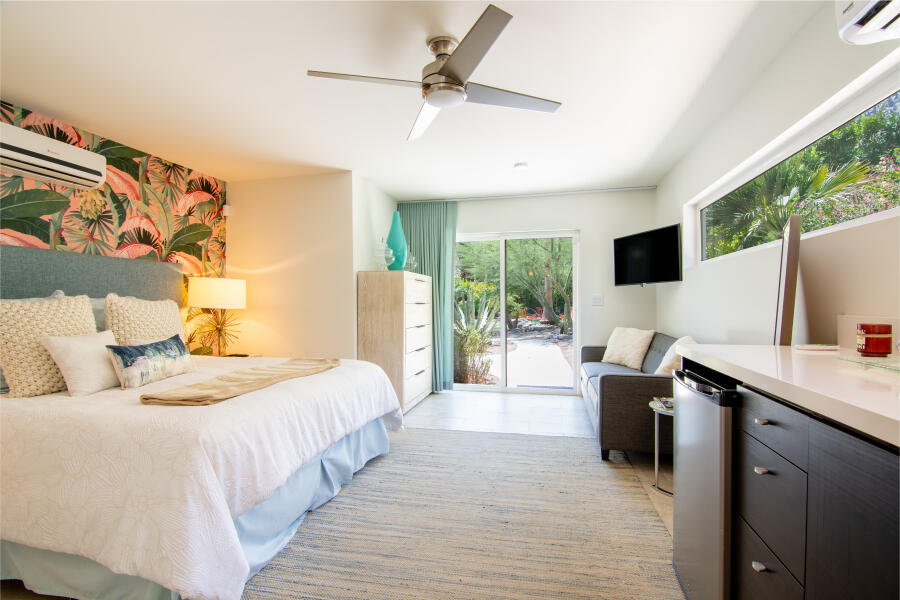 Palm Springs, California 92262, United States, 5 Bedrooms Bedrooms, ,3 BathroomsBathrooms,Residential,Active,219807