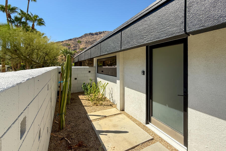 Palm Springs, California 92262, United States, 5 Bedrooms Bedrooms, ,3 BathroomsBathrooms,Residential,Active,219807