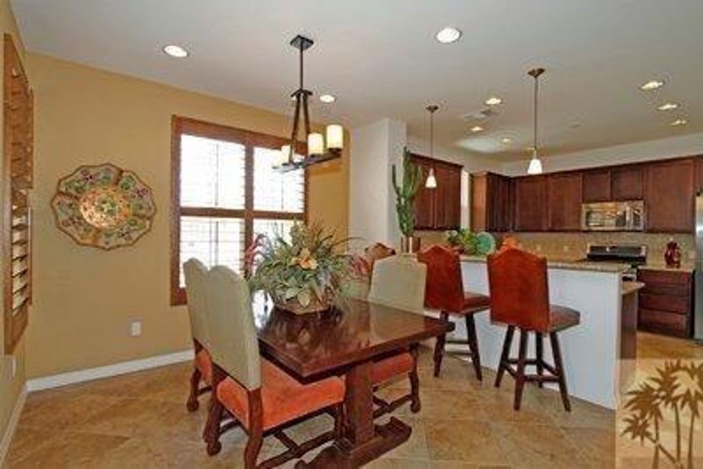 listing image 10997601327261105468