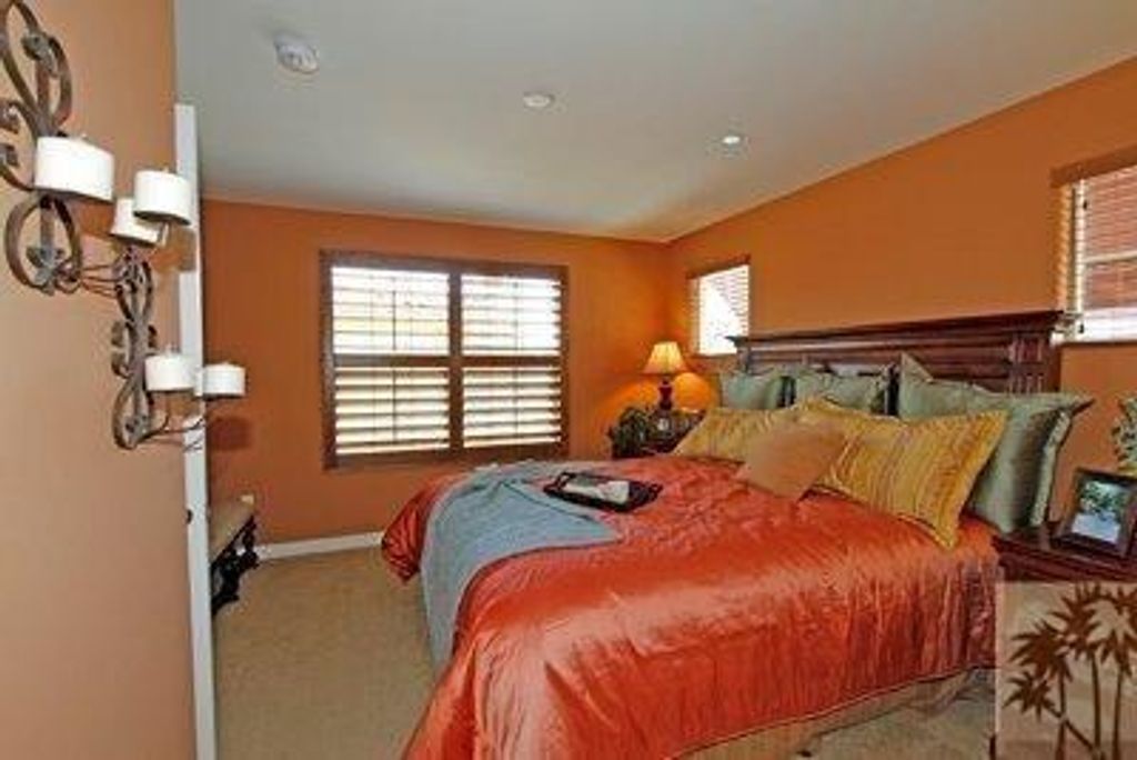 listing image 10990398149765354038