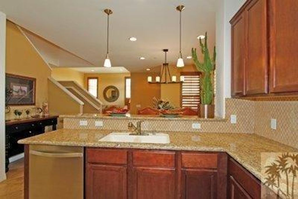 listing image 10996994325168037486