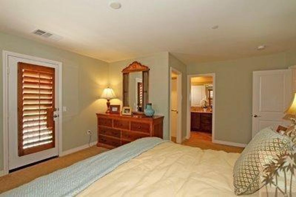 listing image 10992493720962939667