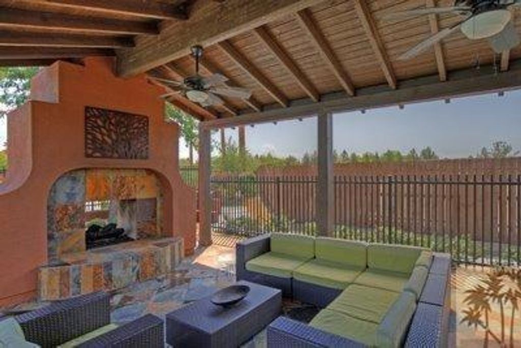 listing image 10992930005904422731