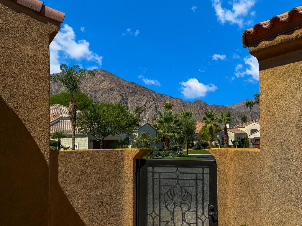 Photo of 80360 Via Castellana, La Quinta, CA 92253 (MLS # 219133370)