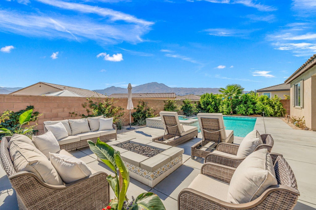 Photo of 81921 Fiori Del Deserto Drive, La Quinta, CA 92253 (MLS # 219153996)
