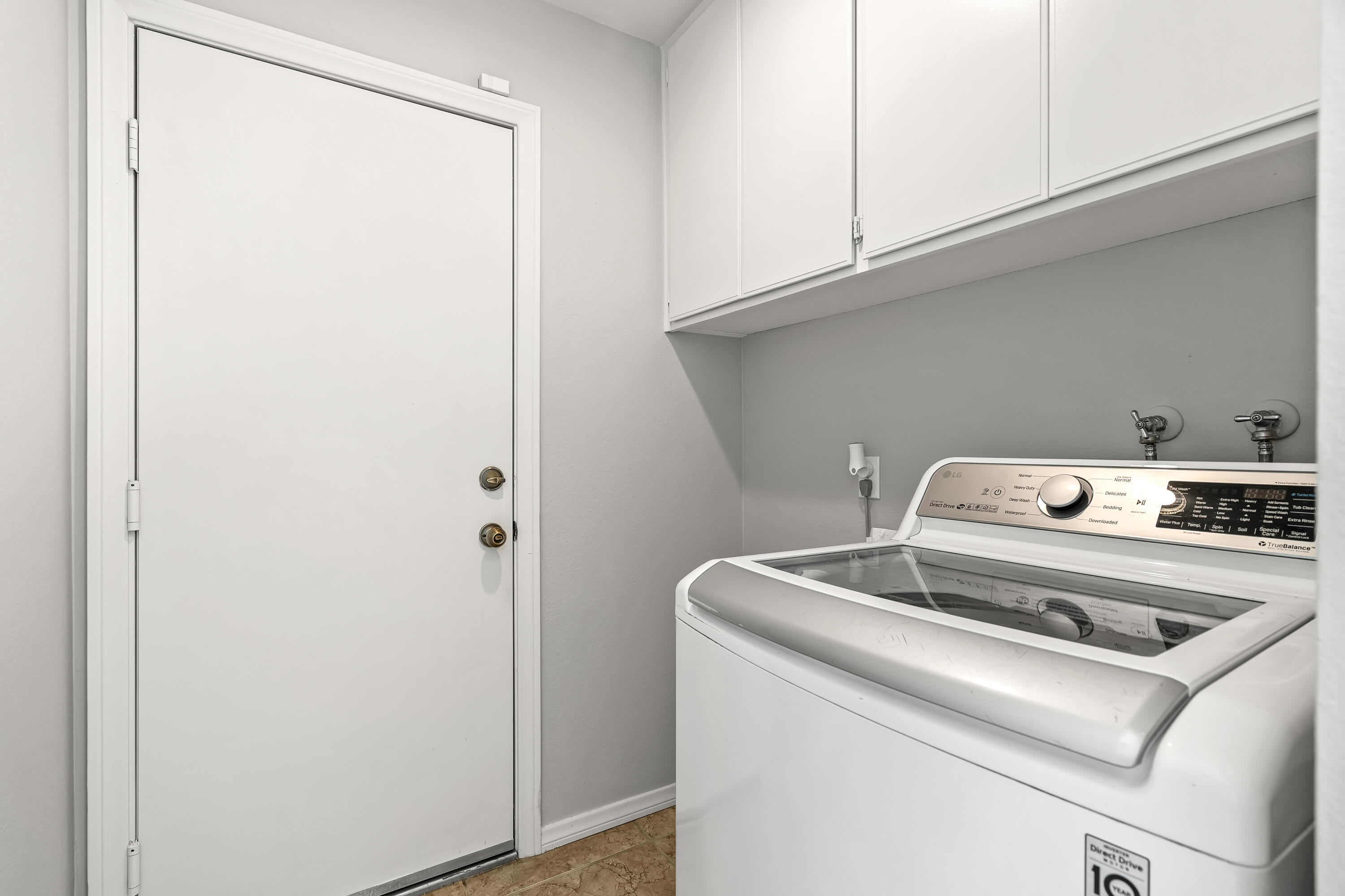 Desert Hot Springs, California 92240, United States, 3 Bedrooms Bedrooms, ,2 BathroomsBathrooms,Residential,Pending,210669