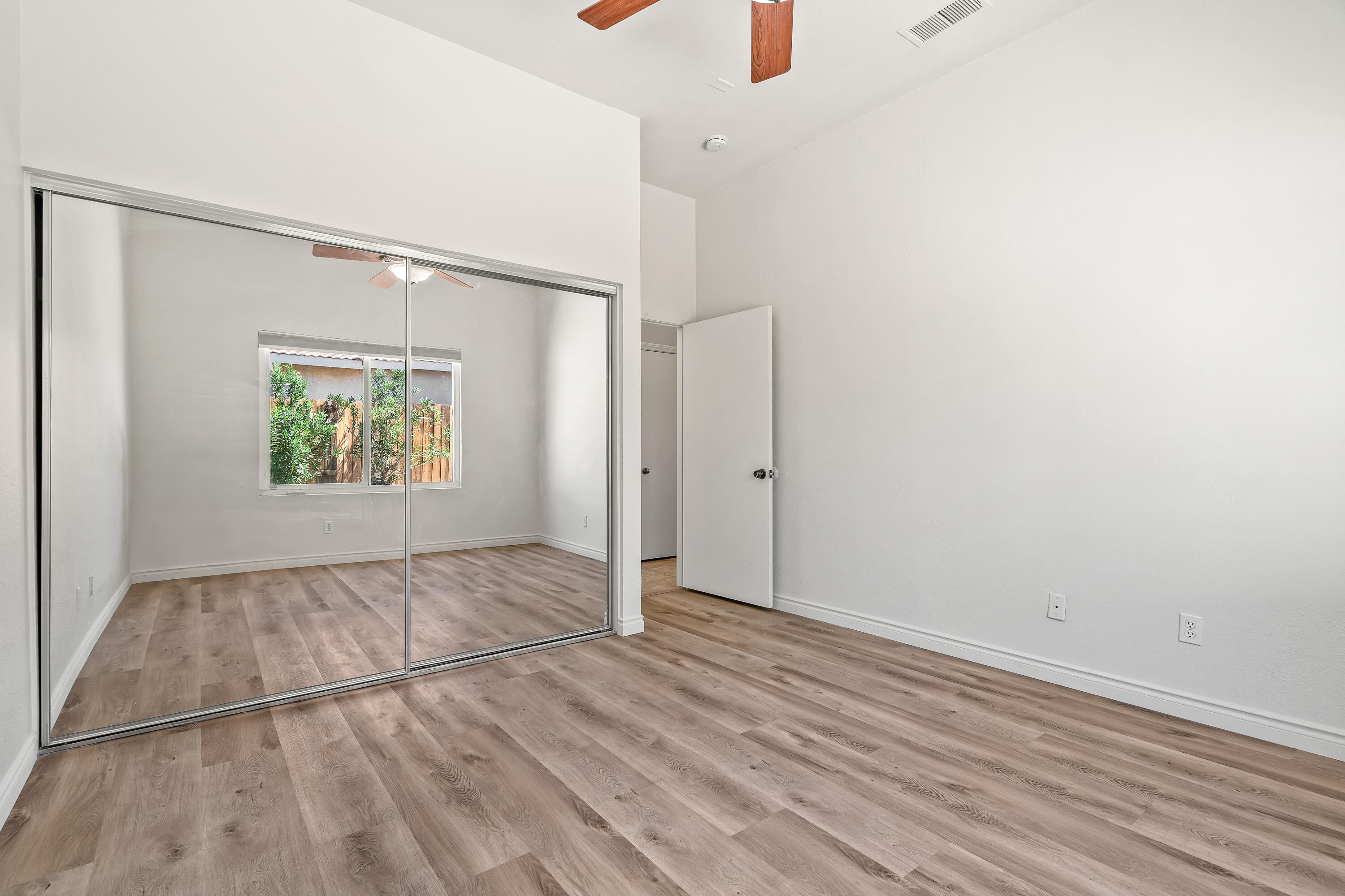 Desert Hot Springs, California 92240, United States, 3 Bedrooms Bedrooms, ,2 BathroomsBathrooms,Residential,Pending,210669