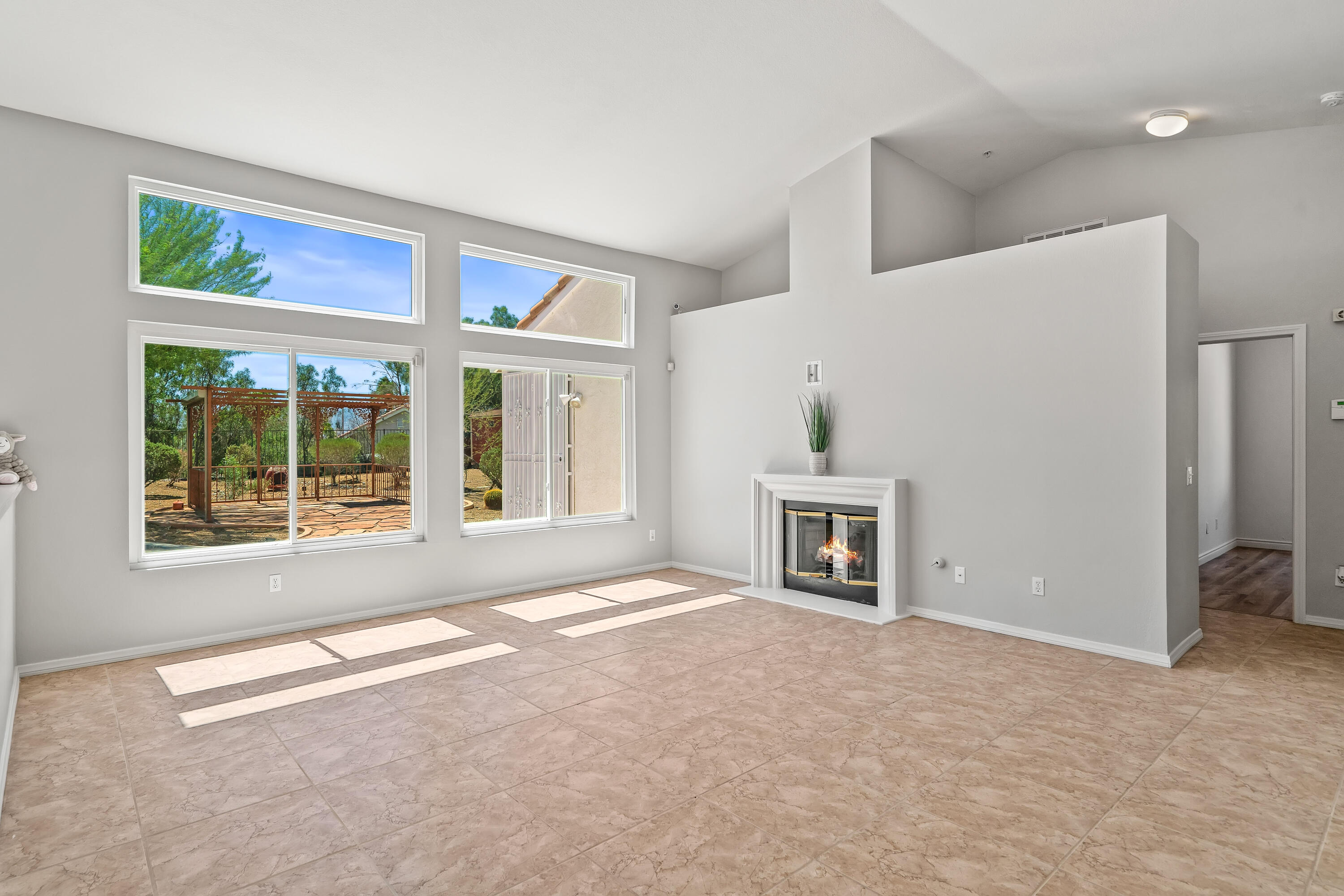 Desert Hot Springs, California 92240, United States, 3 Bedrooms Bedrooms, ,2 BathroomsBathrooms,Residential,Pending,210669